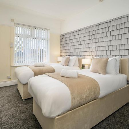 Delia'S 3-Bedroom Apartment In Liverpool Bagian luar foto