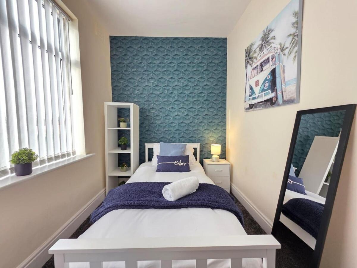 Delia'S 3-Bedroom Apartment In Liverpool Bagian luar foto