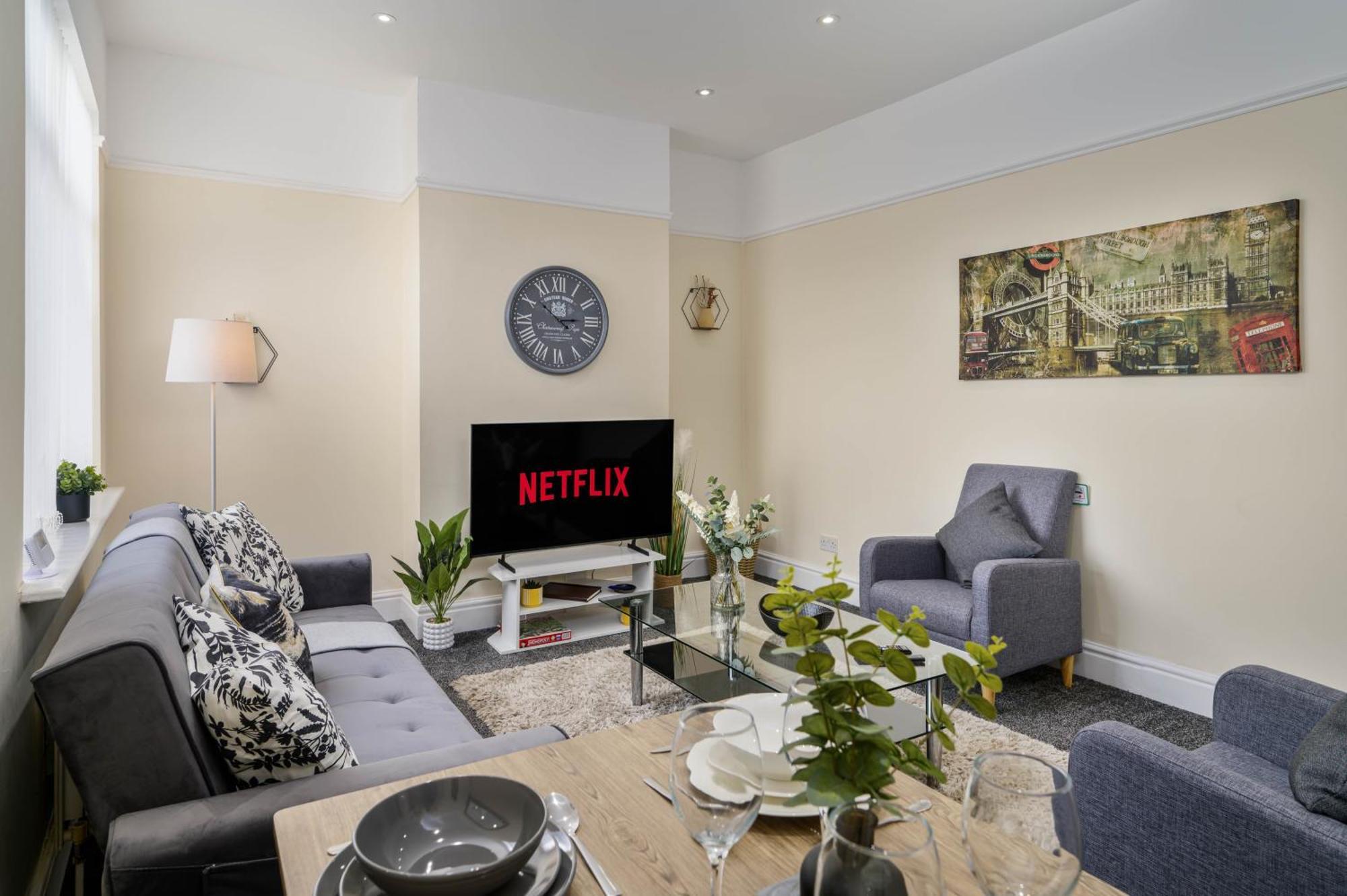 Delia'S 3-Bedroom Apartment In Liverpool Bagian luar foto